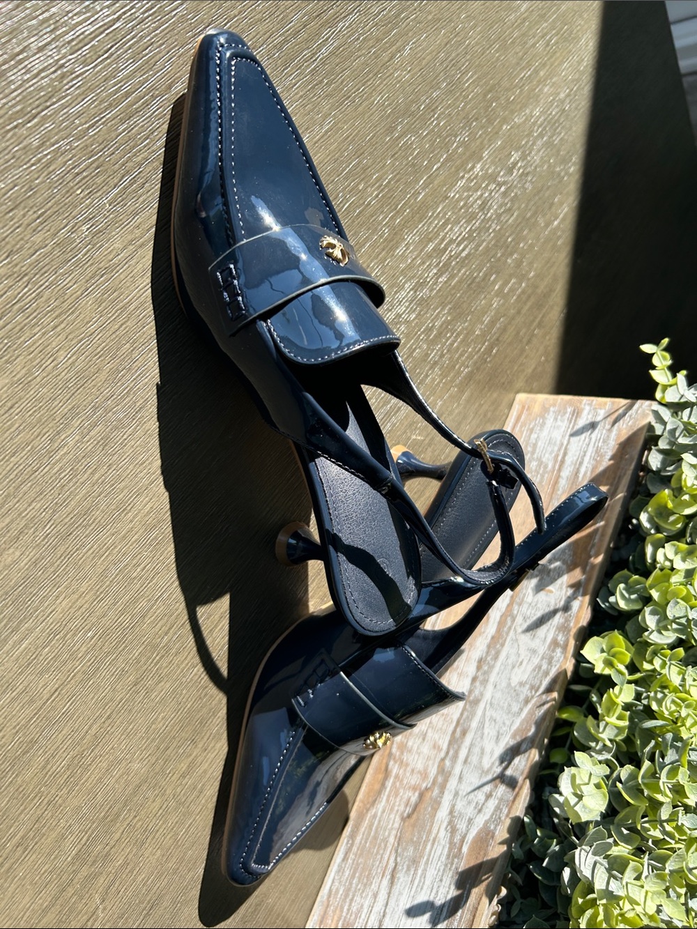 Women’s Navy Patent Slingback Kitten Heel with Decorative Gold Accent. Size 6.5 - Picture 13 of 13